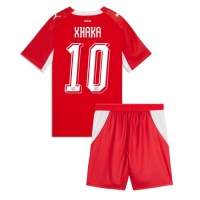 Camiseta Suiza Granit Xhaka #10 Primera Equipación Replica Mundial 2026 para niños mangas cortas (+ Pantalones cortos)